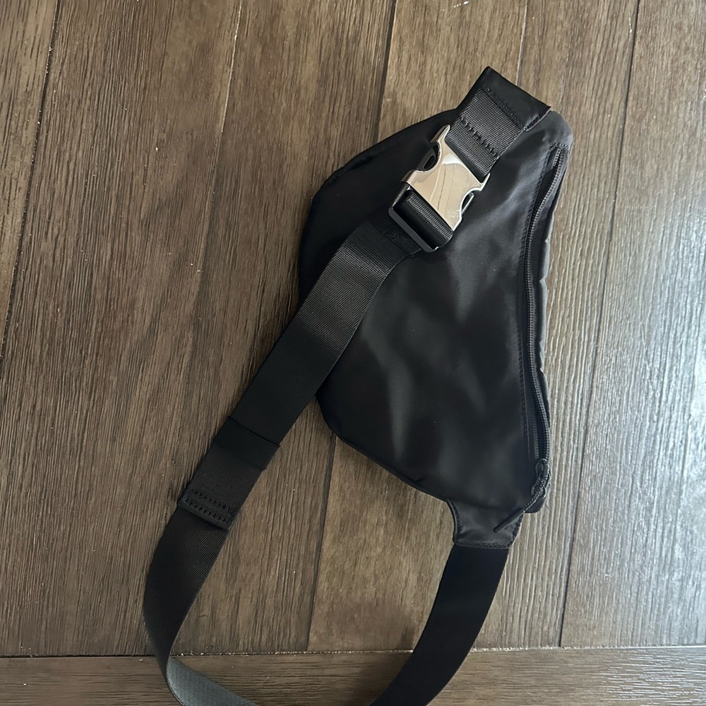 Lululemon Athletica Black Belt Bag - Picture 3 of 4